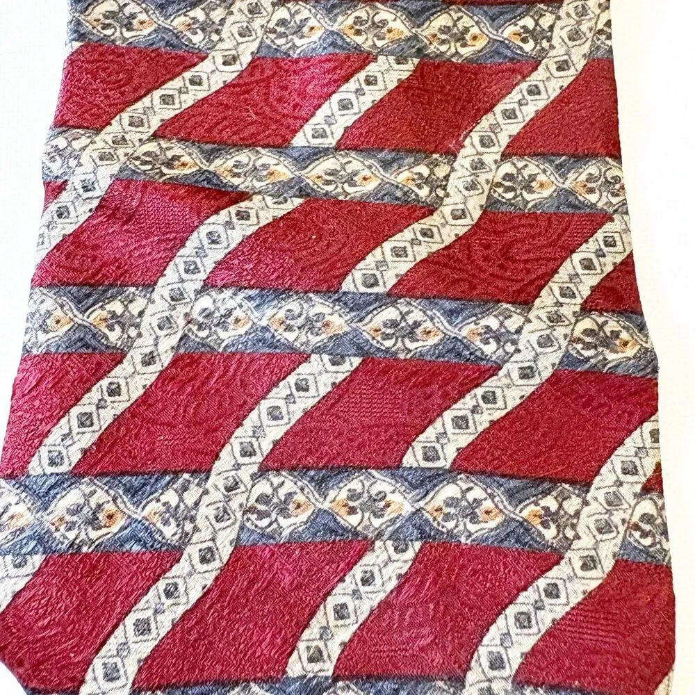 Claiborne Silk Neck Tie Burgundy Tan Chain Stripe Classic Office Made USA